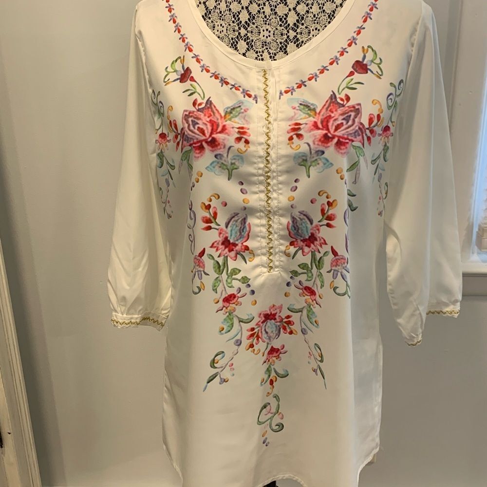 MISSLOOK White and Red Ruched Embellished Tunic